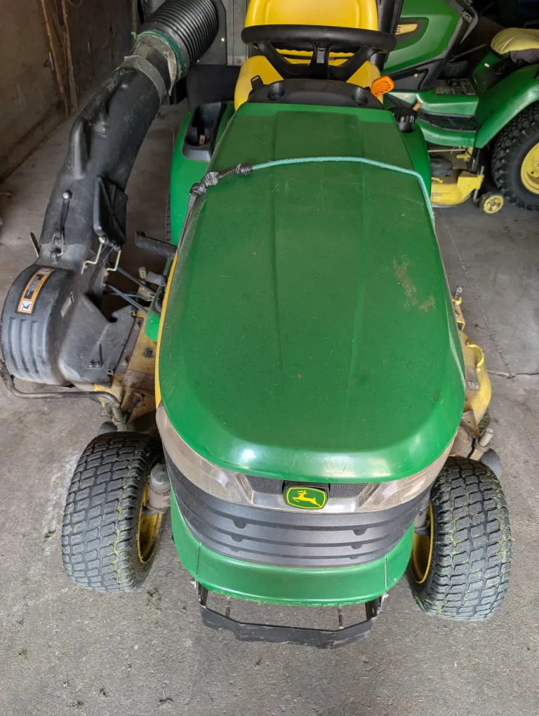 John Deere x360 with Bagger image indicator(9)