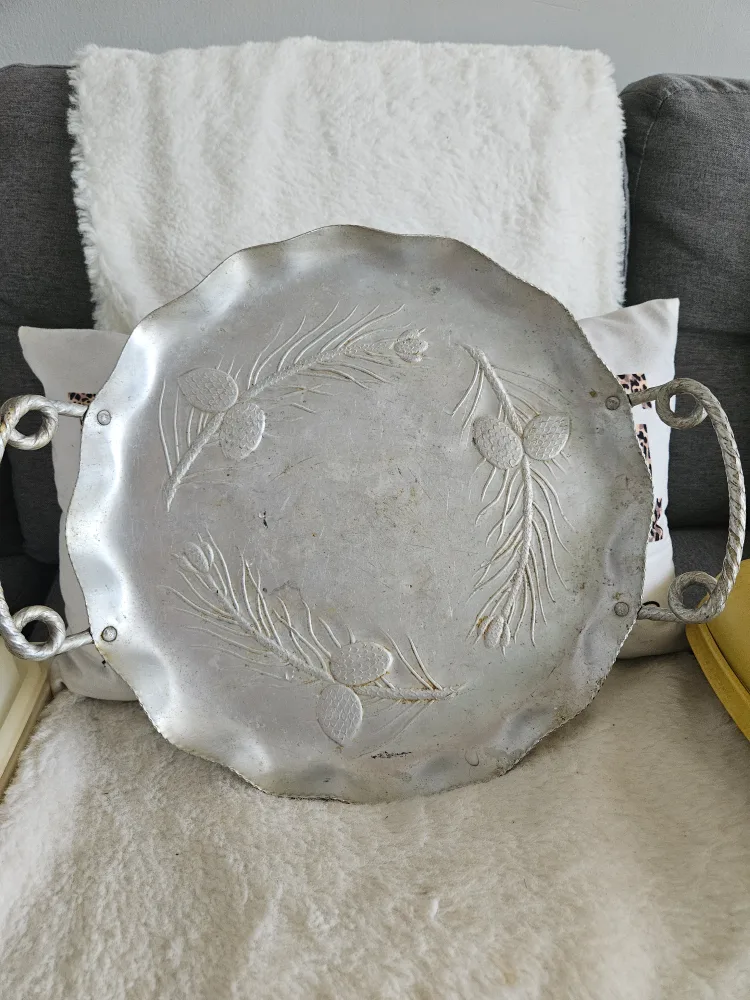 Vintage Tupperware Egg Tray & Metal Serving Tray image indicator(2)