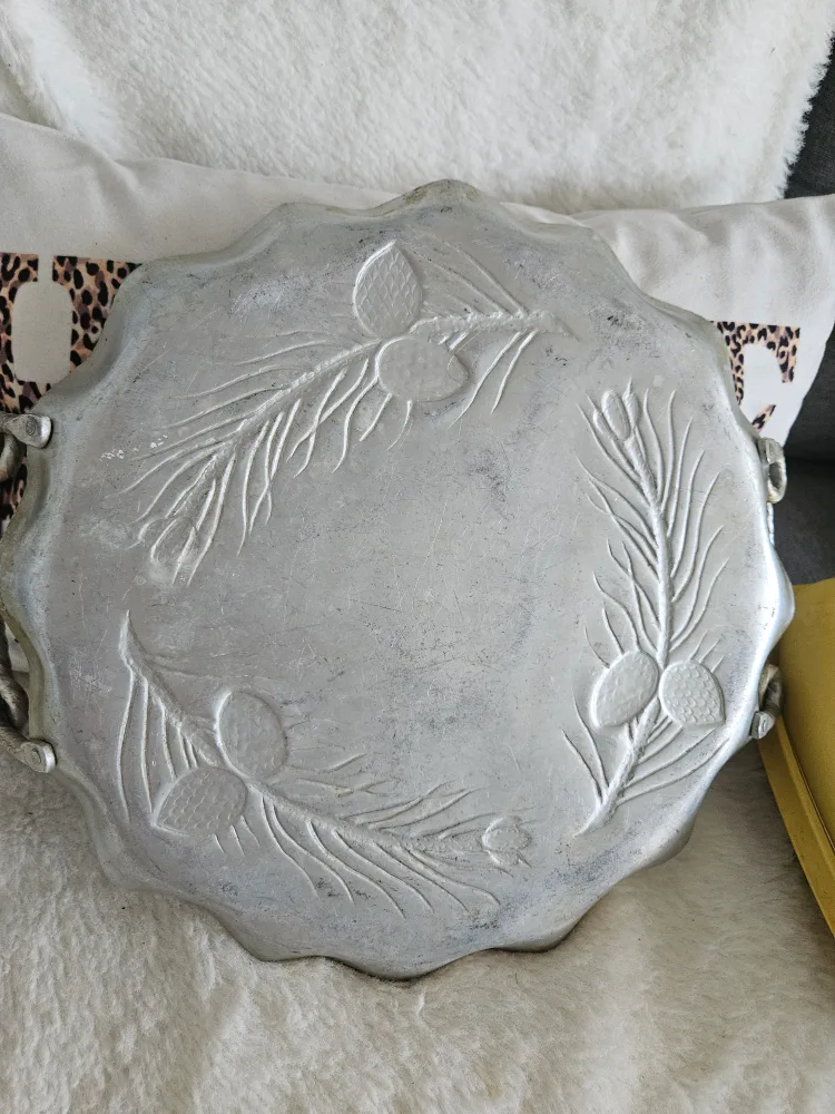 Vintage Tupperware Egg Tray & Metal Serving Tray image indicator(3)