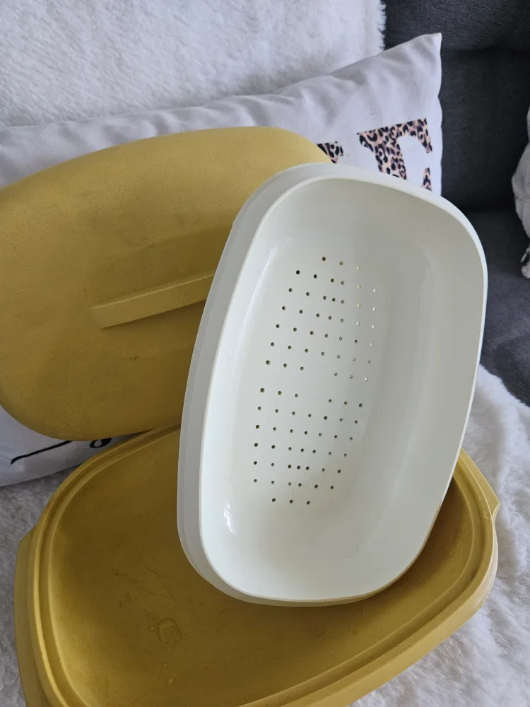 Vintage Tupperware Egg Tray & Metal Serving Tray image indicator(8)
