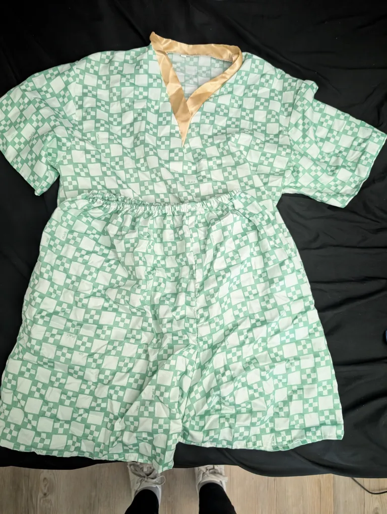New & Cute Green Checkered Pajama Set 💚🧡 thumbnail