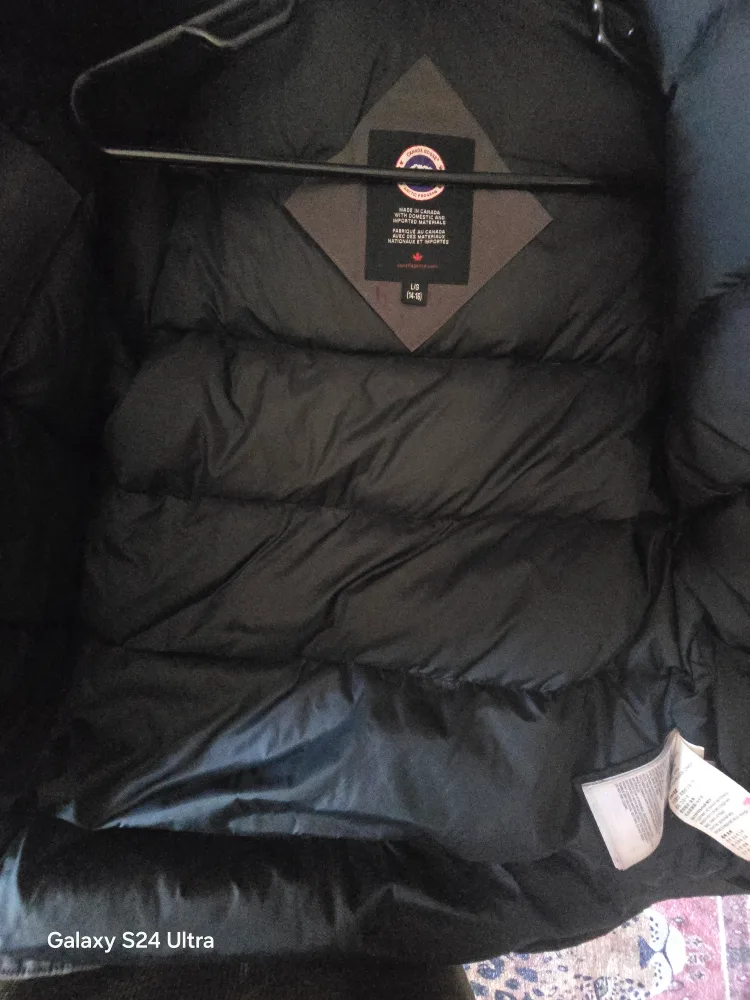 Canada Goose Parka image indicator(8)