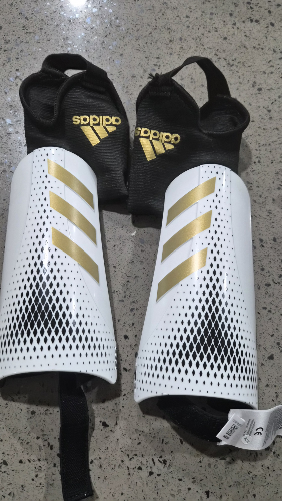 Adidas X 18.4 FG Soccer Cleats US 8 + Shin Guards - photo 4