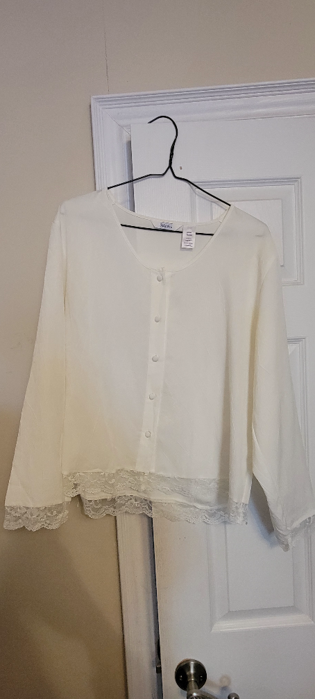 Vanity Fair Ivory Blouse - Size Medium