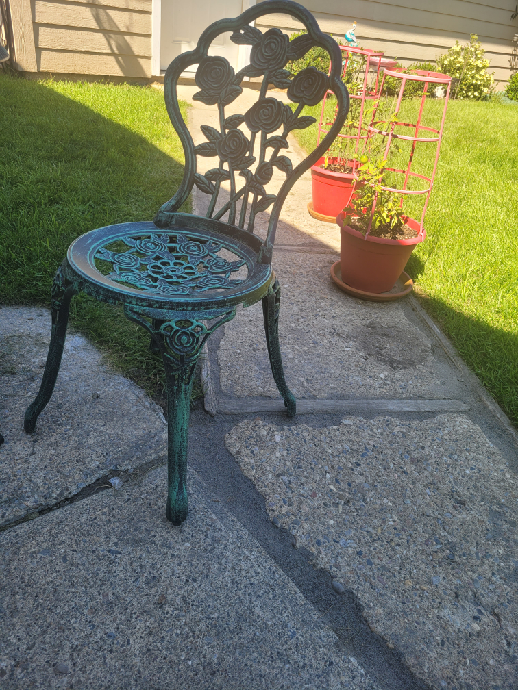 ONE cast iron bistro chair and table - photo 2