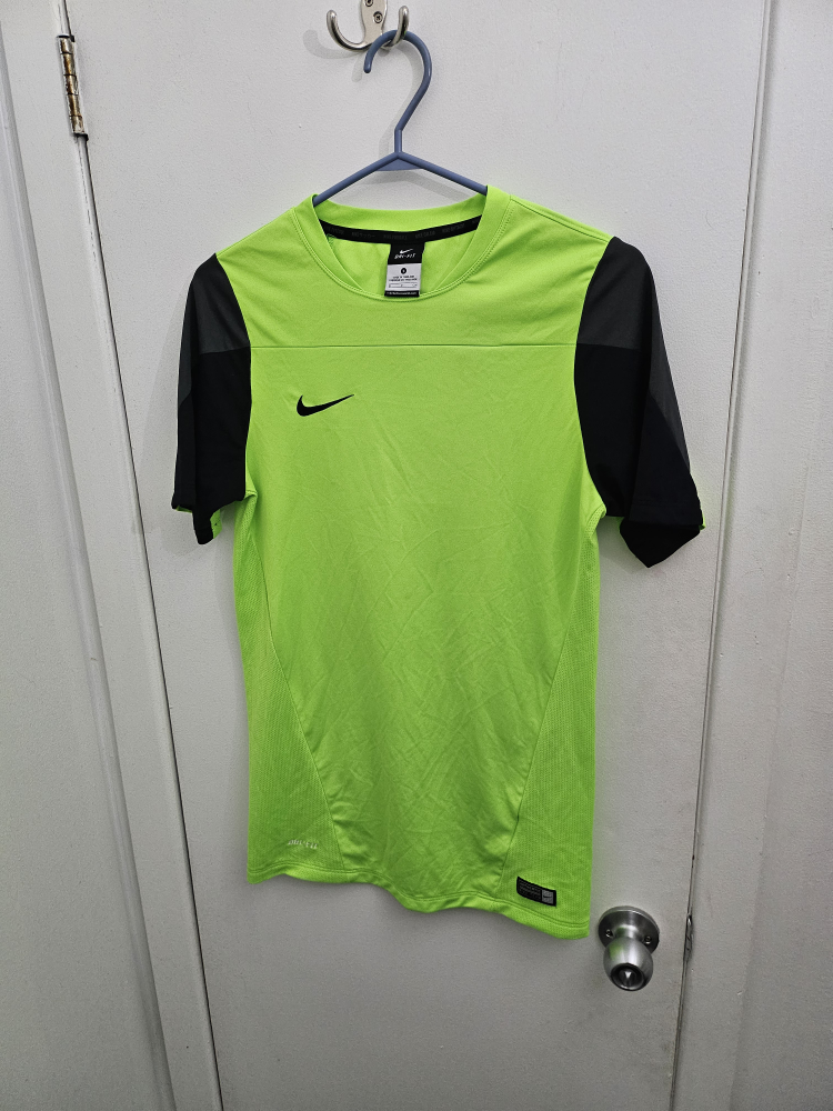 T-shirt Nike Dri-FIT, taille S
