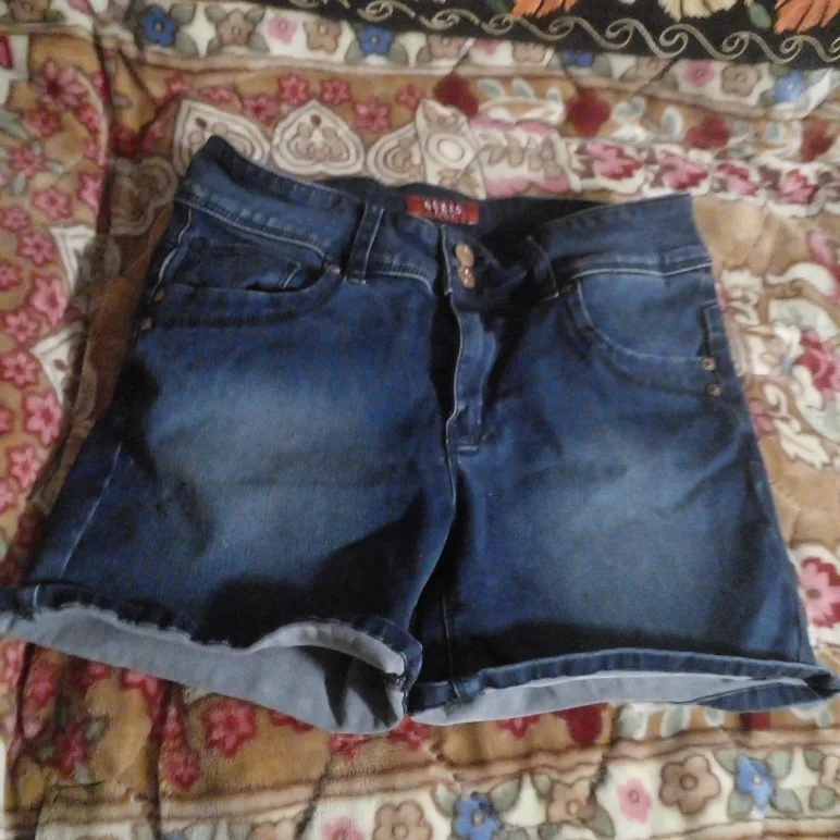 guess Jean Shorts thumbnail