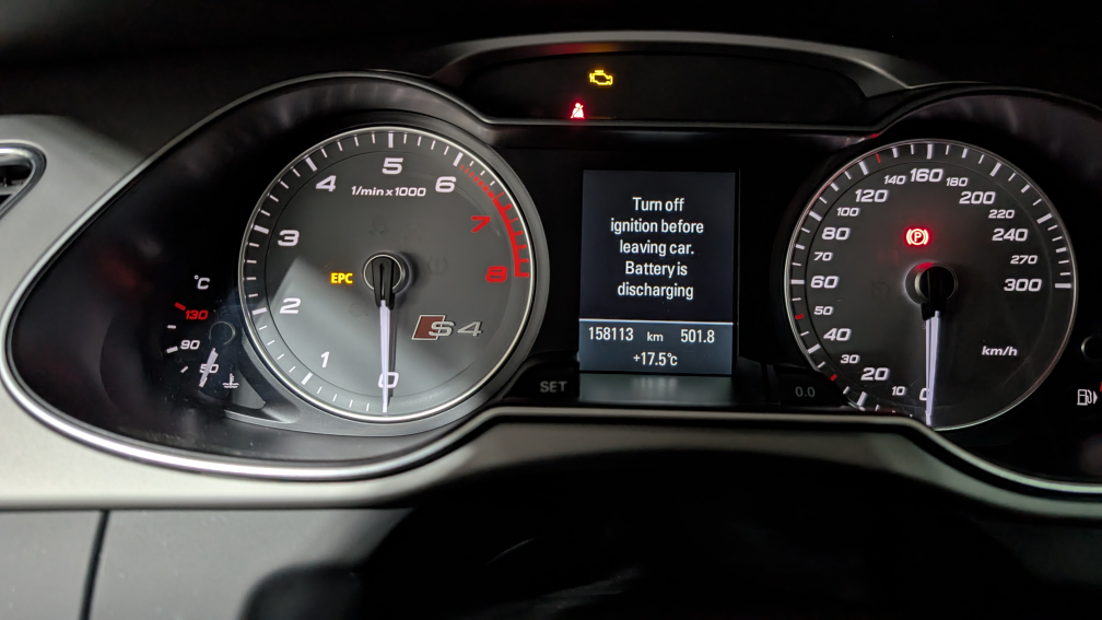 For sale: Immaculate Audi S4 with 6 SPD manual - photo 4