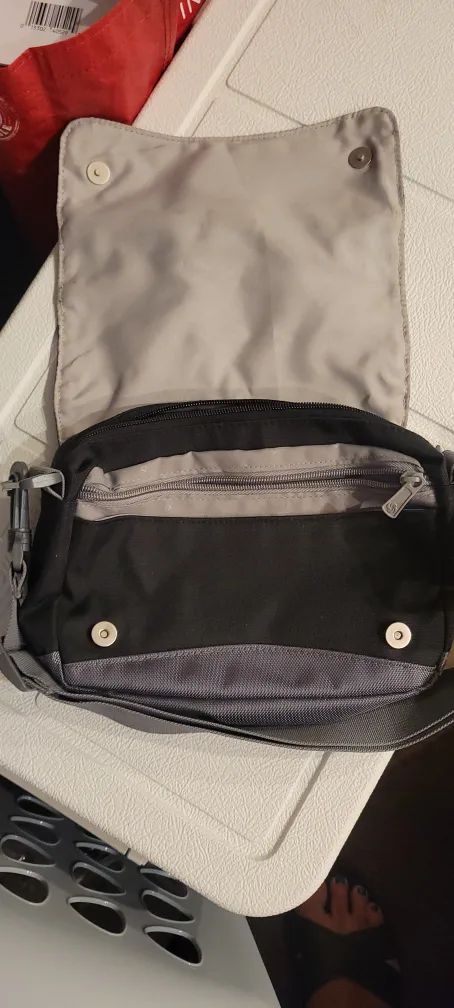 Black Snakeskin Clutch Purse image indicator(2)