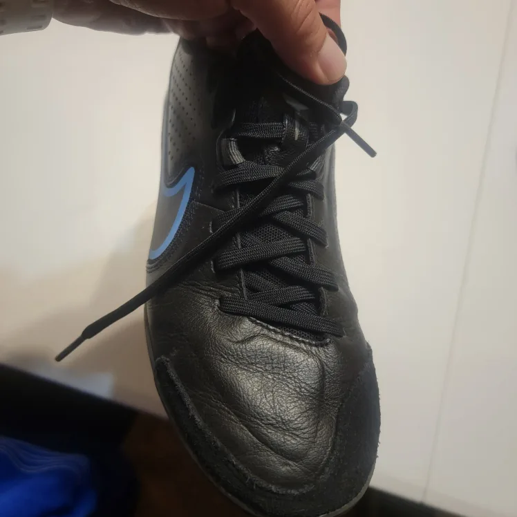 nike sneakers tiempo size 7 image indicator(5)