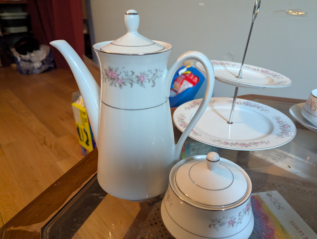 Premiere Fine China Rose Garden Dinnerware Set - photo 2