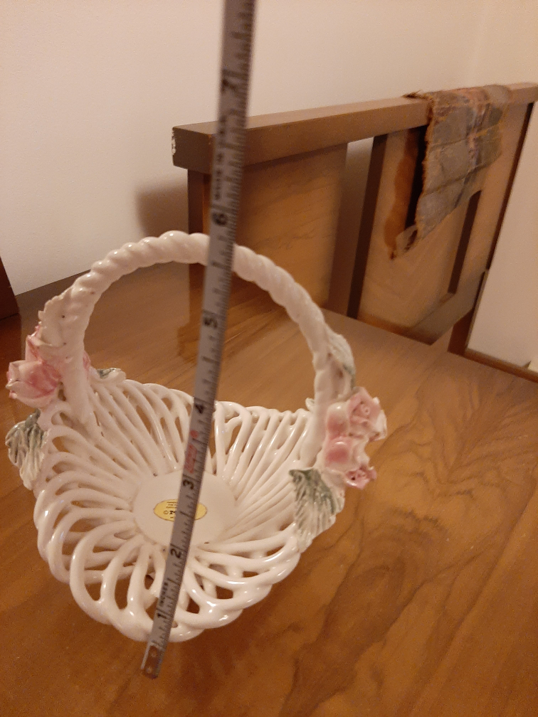 Mann Handcrafted Porcelain Basket with Roses - photo 5