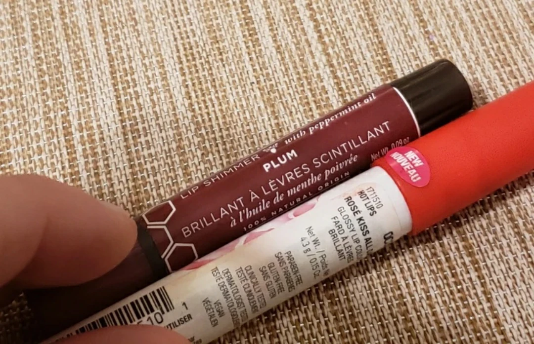 Wet n Wild Cherry Frost Lipstick - photo 3