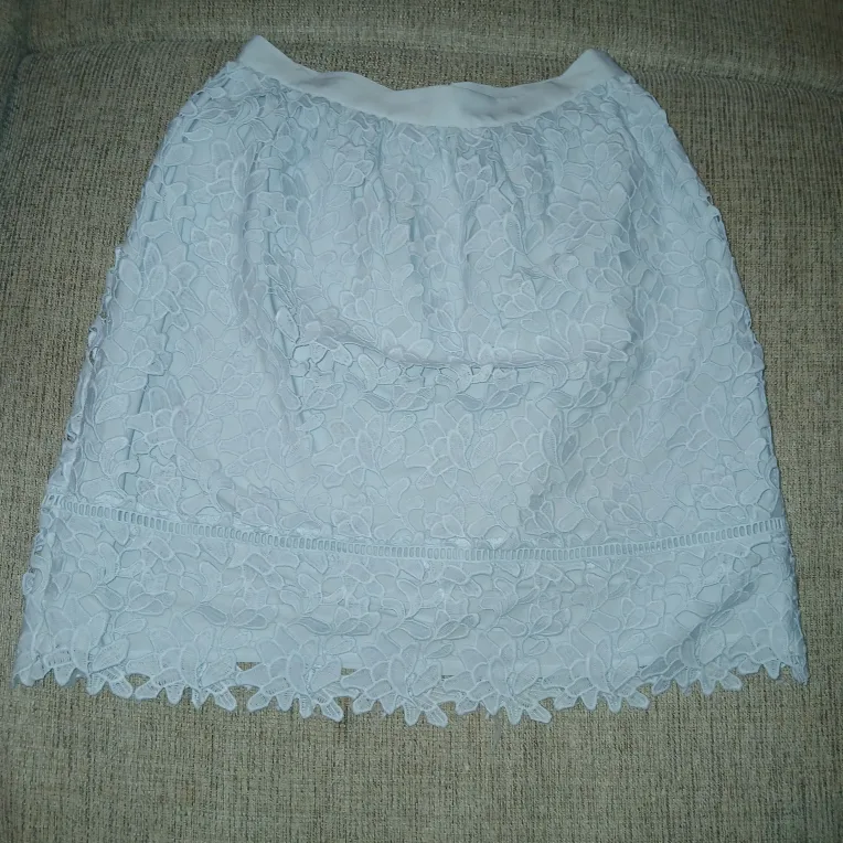Club Monaco Lace Skirt - Size 00 thumbnail
