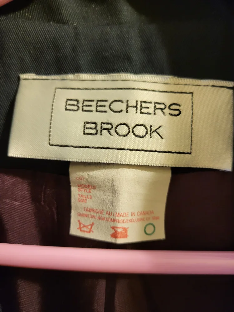 Beechers Brook Navy Women's  Blazer and Pants image indicator(3)