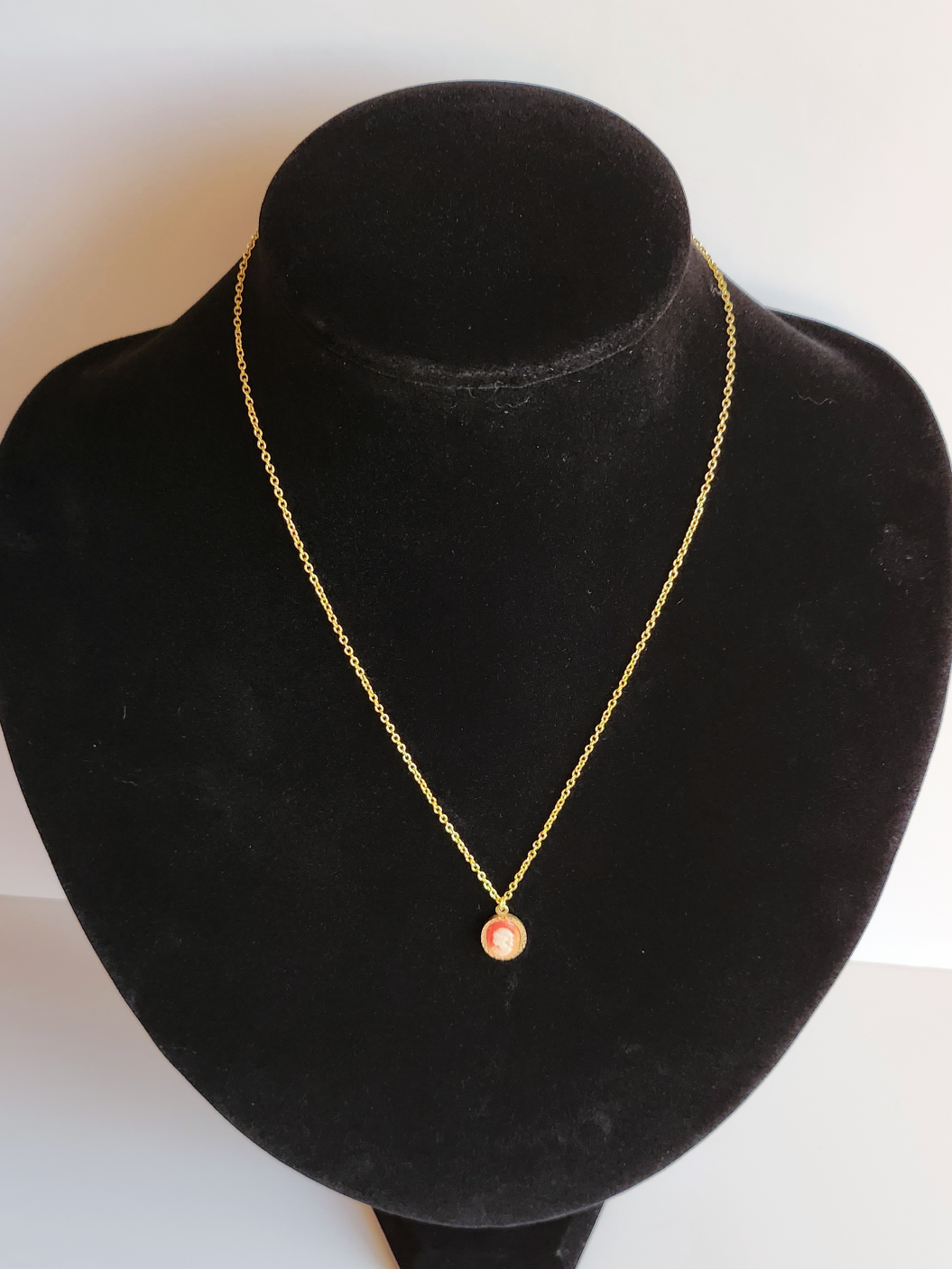 Small Cameo Pendant Necklace - photo 5