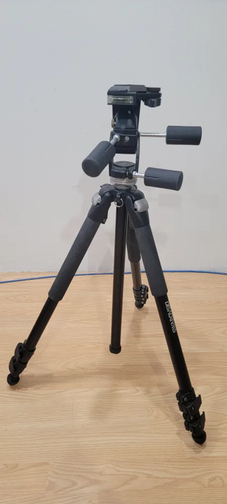 🥳VGC🤩 Swarowski by Manfrotto Tripod thumbnail