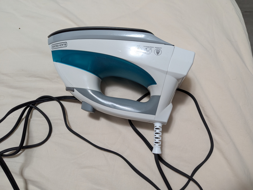 Black+Decker Easy Steam Iron - photo 2