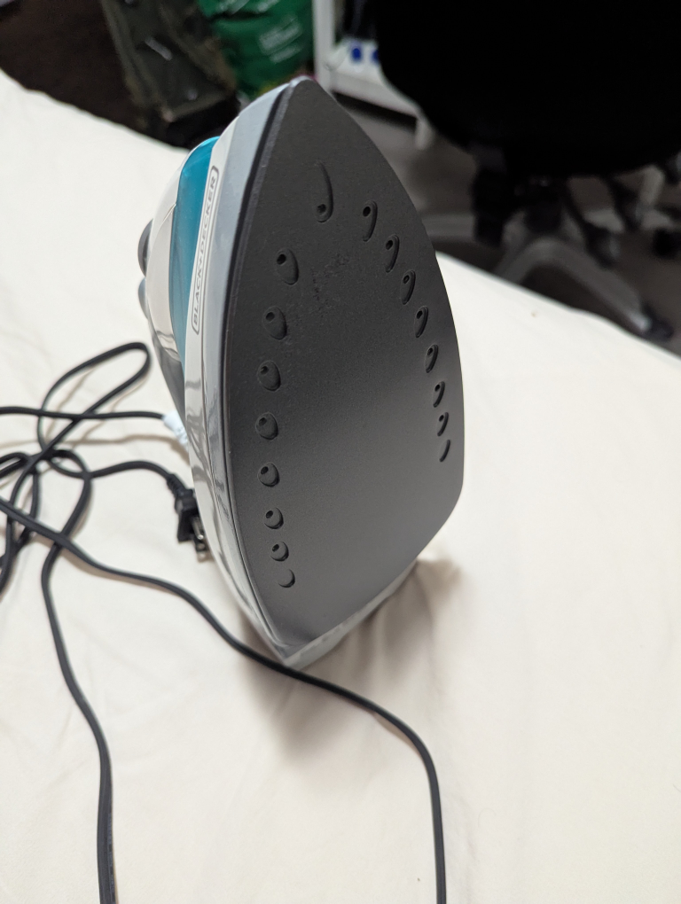 Black+Decker Easy Steam Iron - photo 3