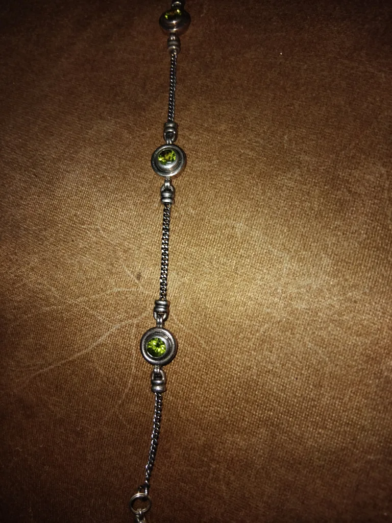 Vintage Bracelet with Green Stones image indicator(3)
