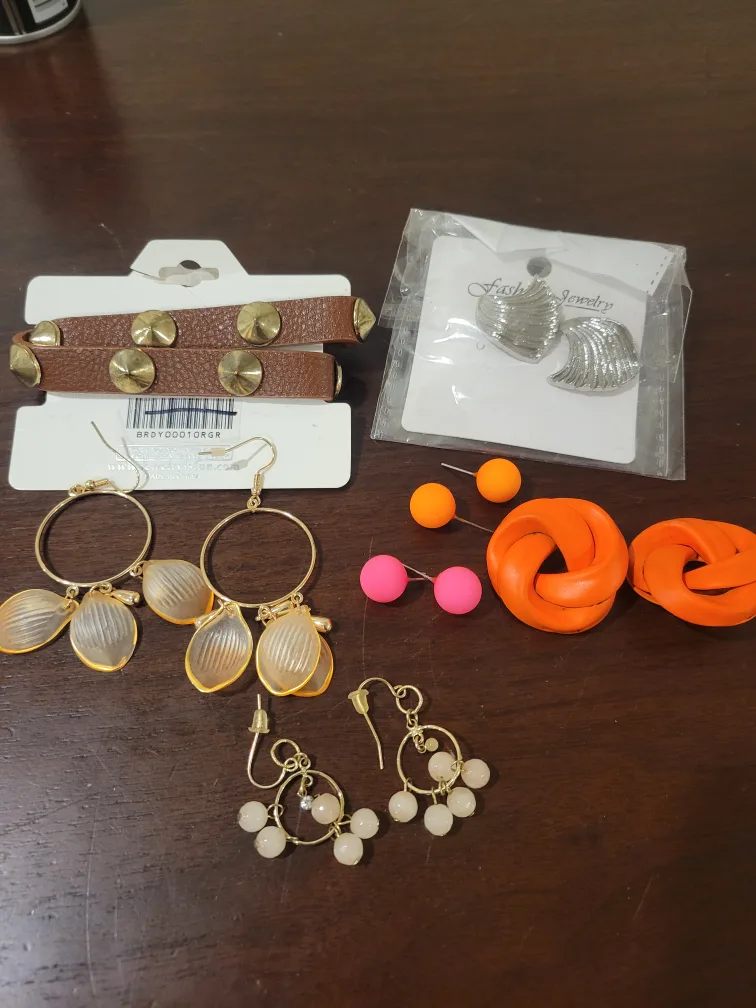 Fashion Earrings Lot $15 thumbnail