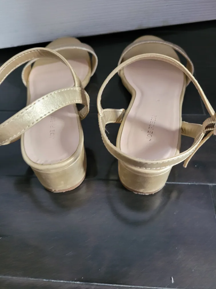 Joe Fresh Gold Sandals - Girls Size 3 image indicator(3)