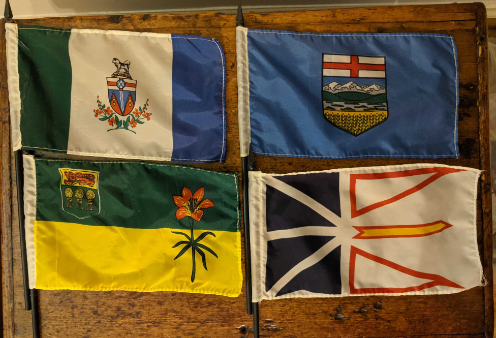 Canadian provincial and territory desktop flags set - photo 5