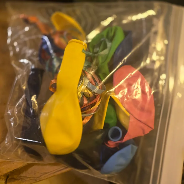 Bag of Balloons - Assorted Colours With Ribbons thumbnail