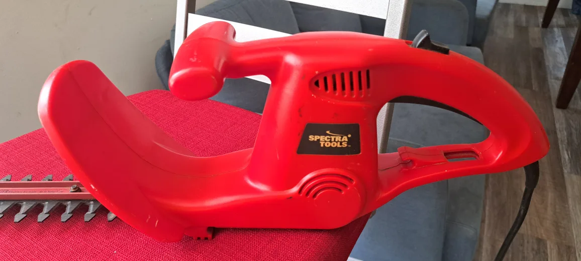 Spectra Tools Hedge Trimmer - Red image indicator(2)