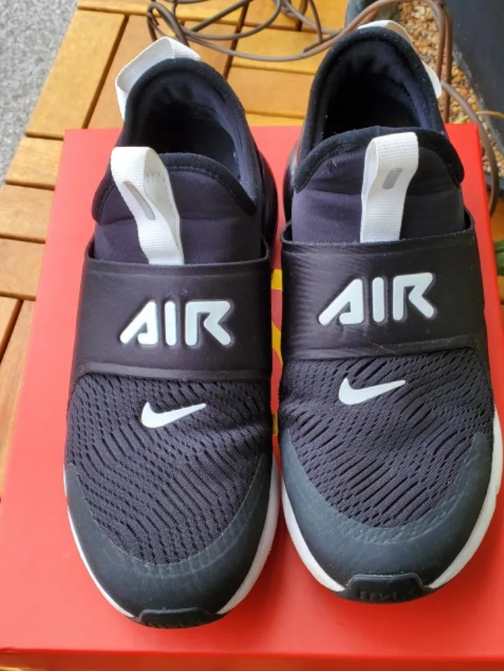 Nike Air 270 Slip-On Black Sneakers thumbnail