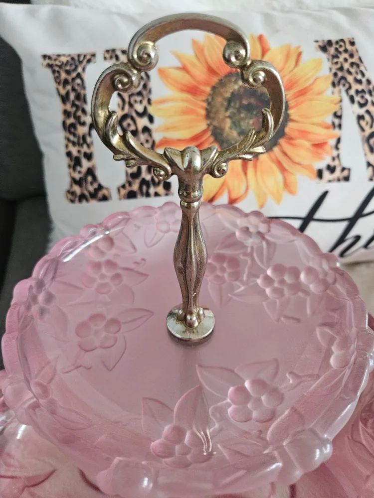 Vintage Pink Glass 3-Tiered Dessert Stand image indicator(2)
