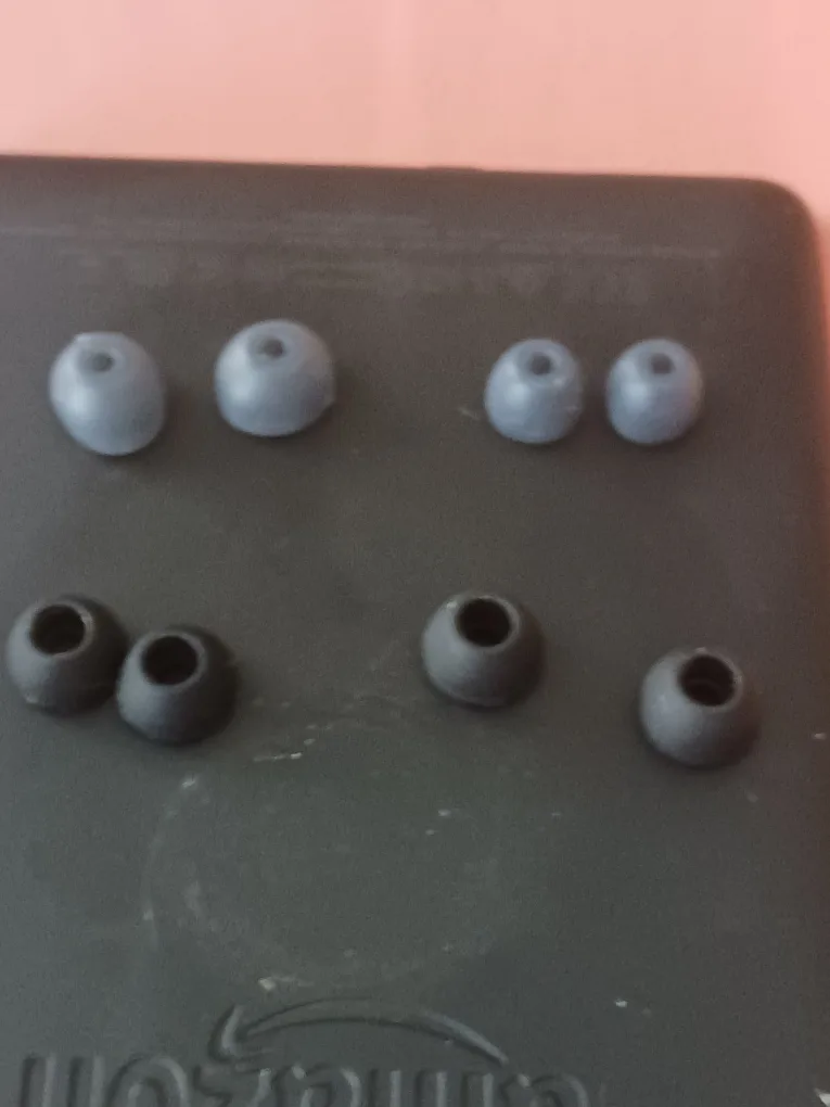 Earbud Tips - Assorted Sizes thumbnail