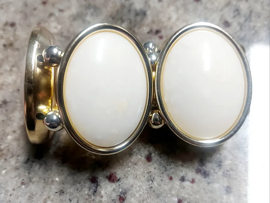 Vintage Gold Tone & White Bracelet thumbnail