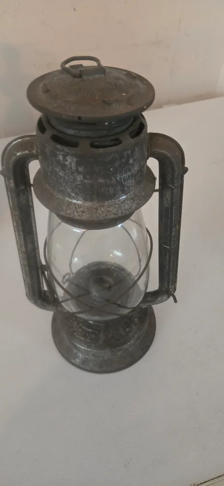 Vintage Railroad Lanterns - Assorted Colours image indicator(4)