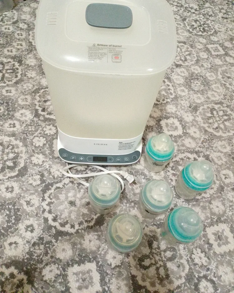 Houture Bottle Sterilizer + Tommee Tippee Bottles thumbnail