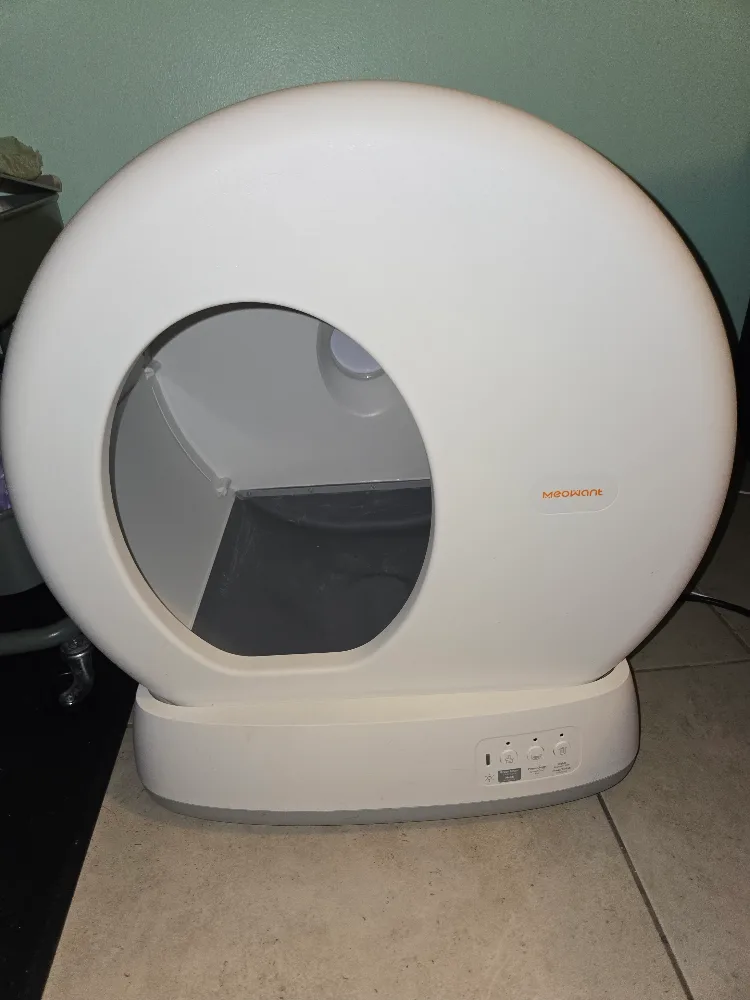 Like-New MeoWant Self-Cleaning Cat Litter Box w/ Free Stuff image indicator(5)