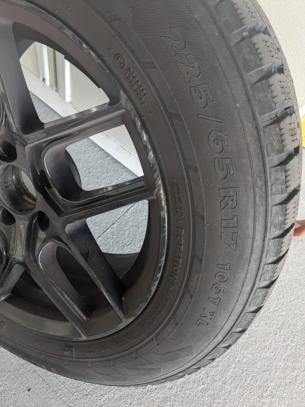 225/65R17 106T XL Winter Tires and rims image indicator(3)