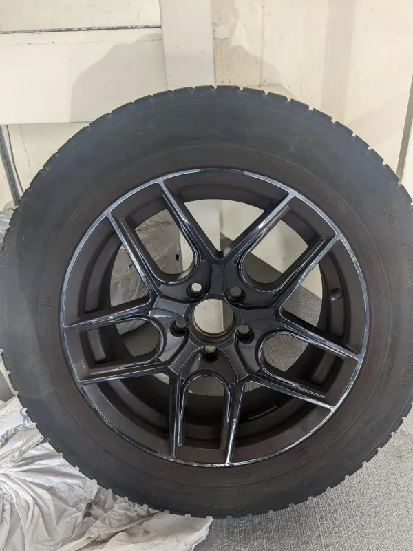 225/65R17 106T XL Winter Tires and rims image indicator(4)