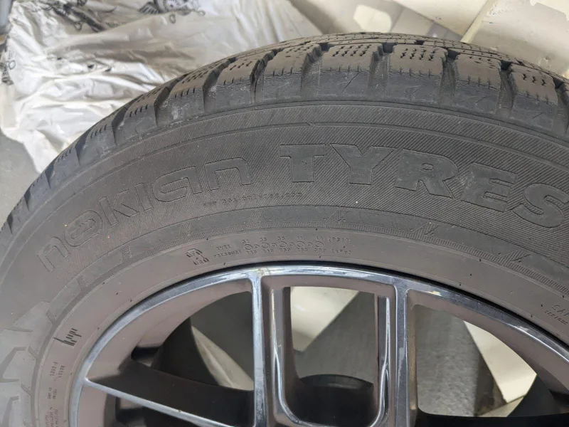 225/65R17 106T XL Winter Tires and rims image indicator(6)