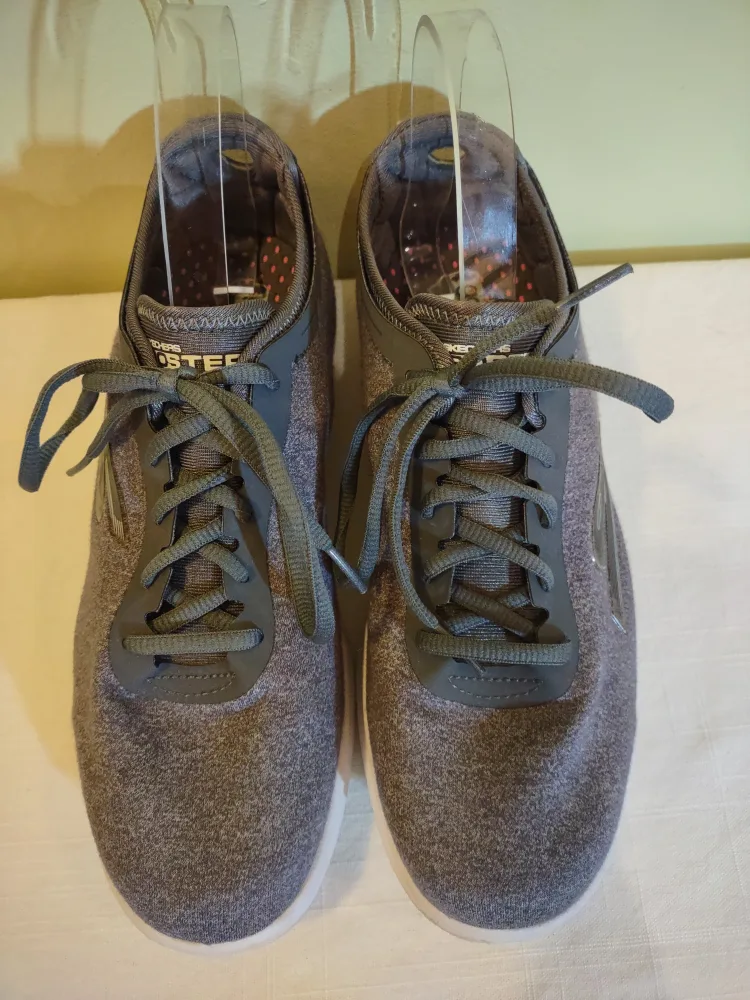 Sketchers GOGA Mat Quick Fit Women's Size 9 Grey Shoes thumbnail