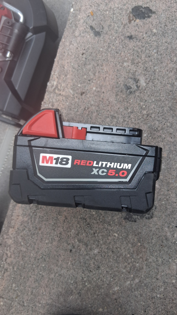 Milwaukee FUEL Band Saw & M18 Battery - photo 5