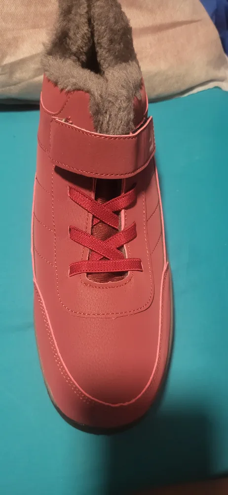 Red winter boots image indicator(3)