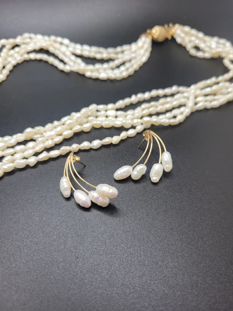 Genuine Rice Pearl Earring and Necklace Set image indicator(3)