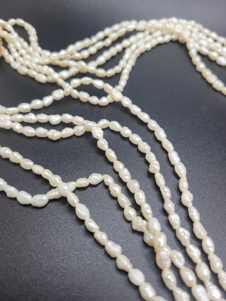 Genuine Rice Pearl Earring and Necklace Set image indicator(9)