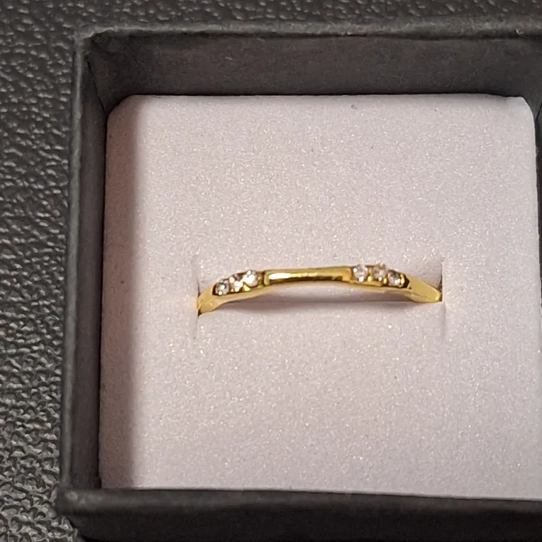 Gold Ring with Stones thumbnail