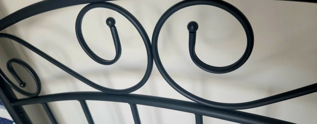 Black Metal Bed Frame image indicator(5)