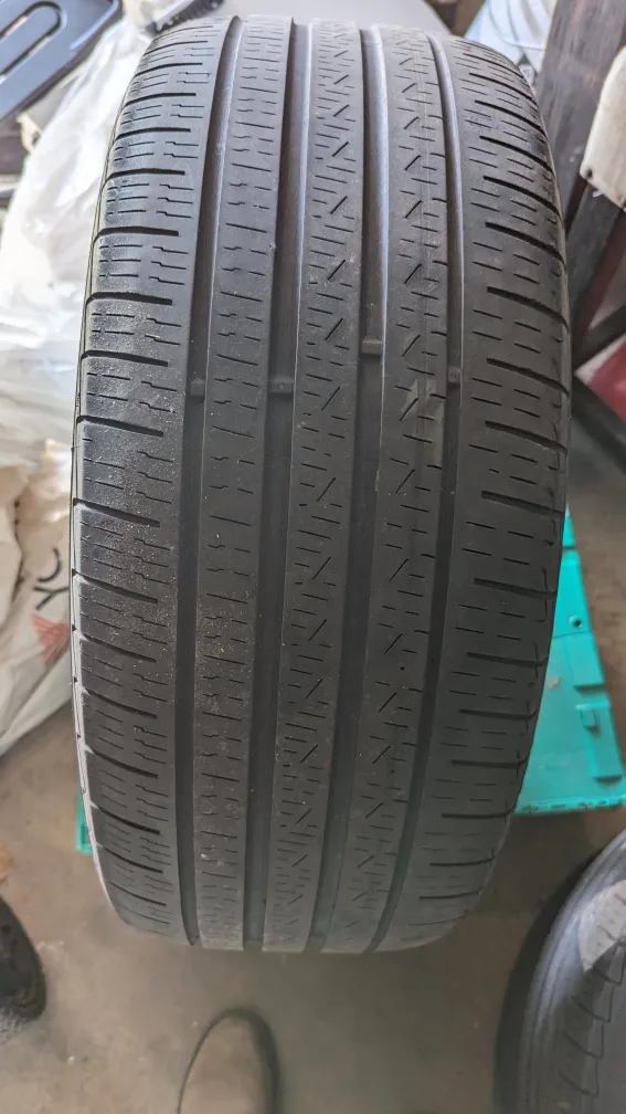 Hyundai alloy wheels All Season Tires 215 45 R17 image indicator(2)