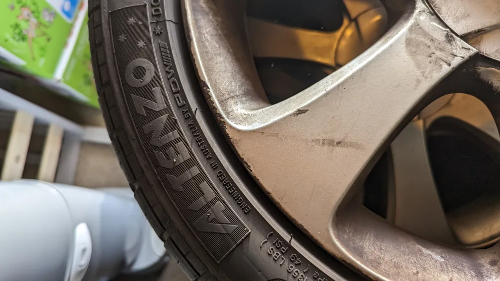 Hyundai alloy wheels All Season Tires 215 45 R17 image indicator(3)