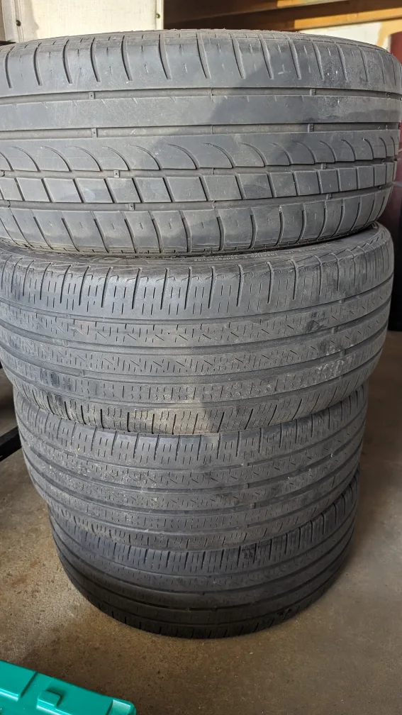 Hyundai alloy wheels All Season Tires 215 45 R17 image indicator(4)
