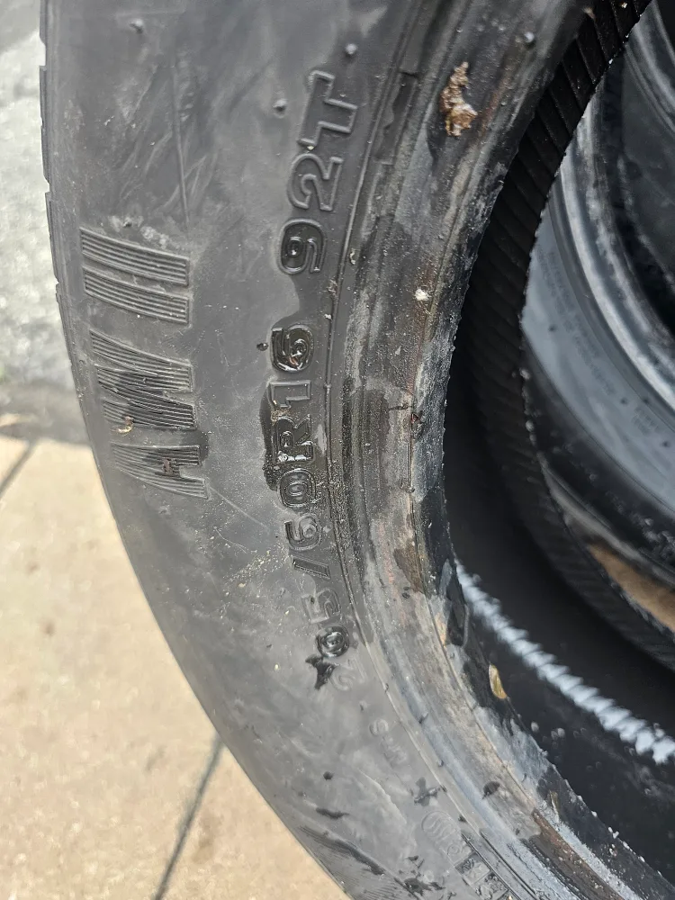 205/60/R16 motomaster awII all season tires full set image indicator(2)